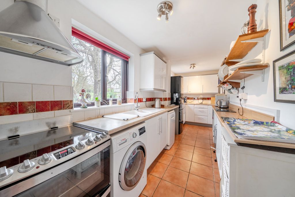 Property photo 3 of 22 Kitchen