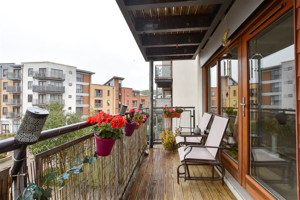Property photo 2 of 11 Balcony