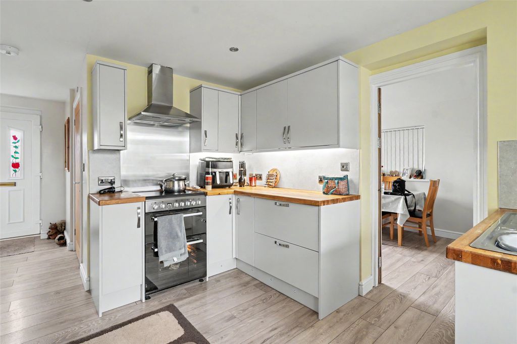 Property photo 3 of 18 Picture No. 09