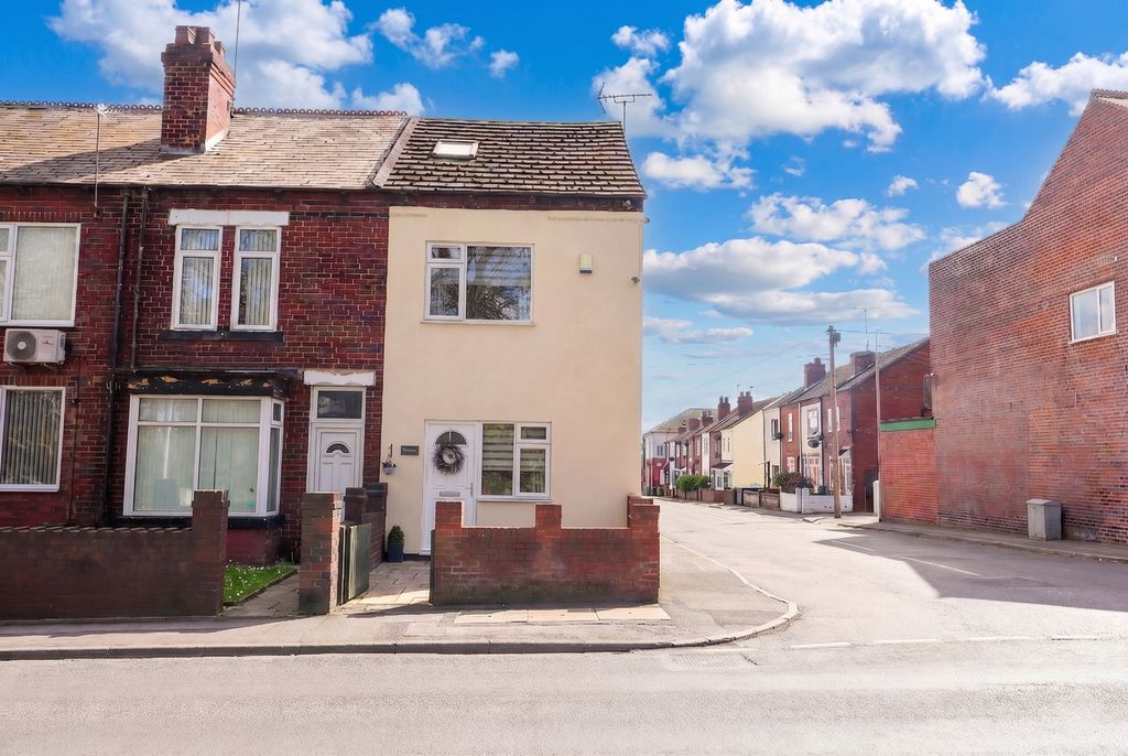 Property photo 1 of 18