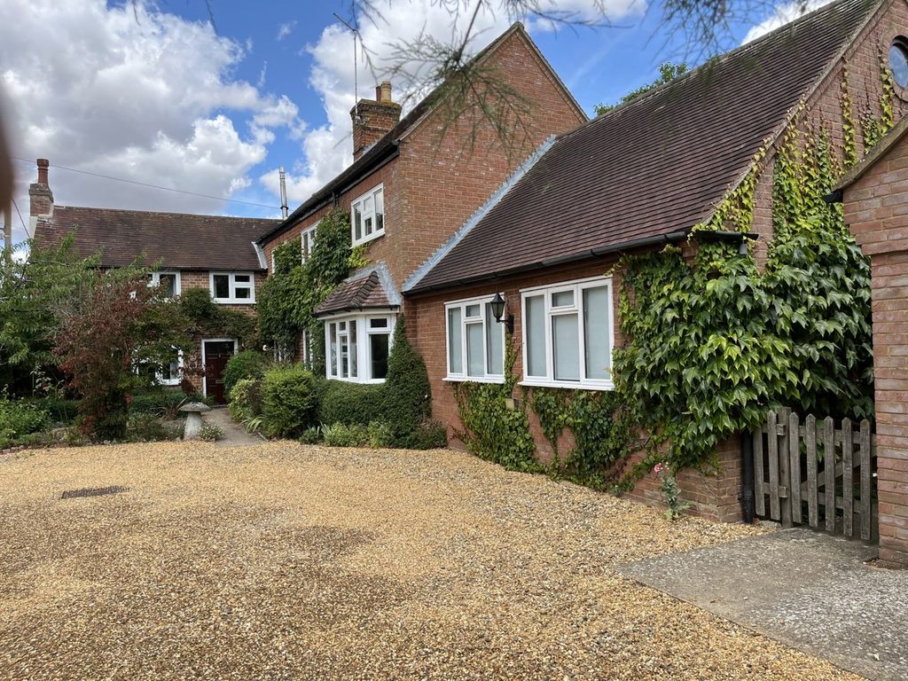 Property photo 2 of 23