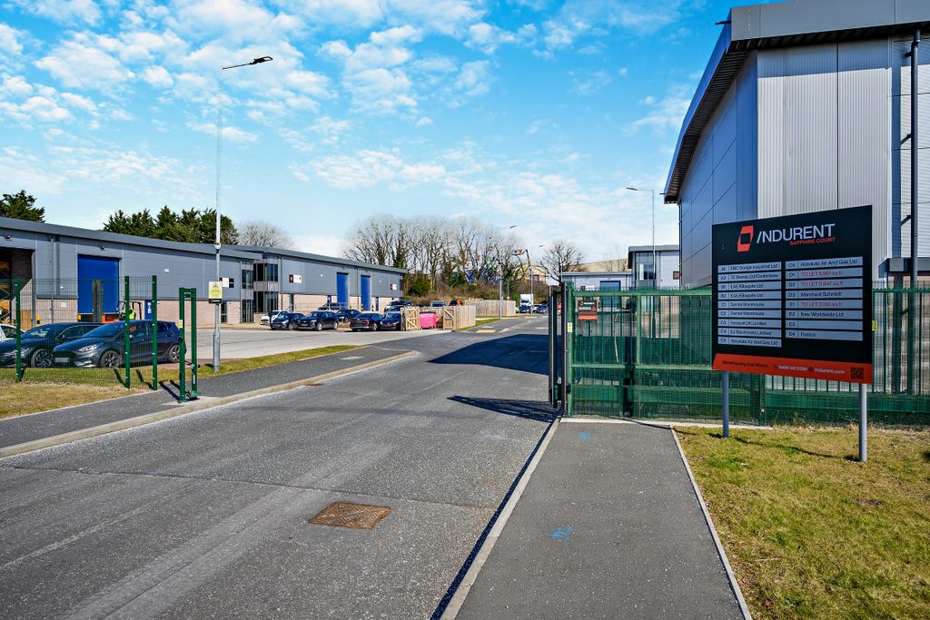 Property photo 3 of 6 8638727-Exterior37-800