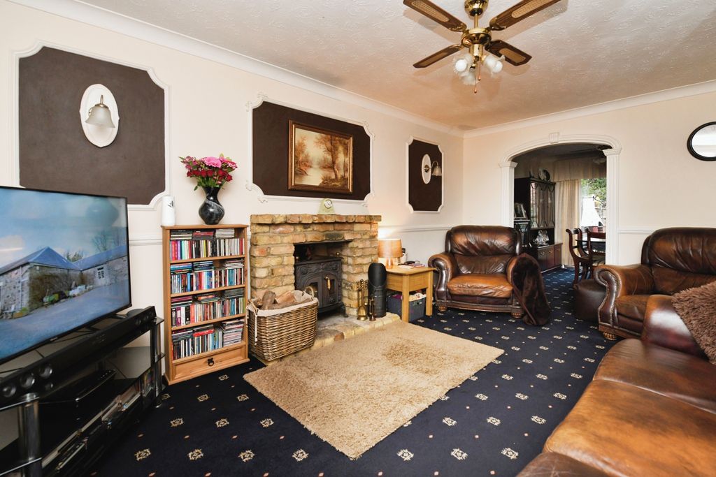 Property photo 3 of 21 Photography