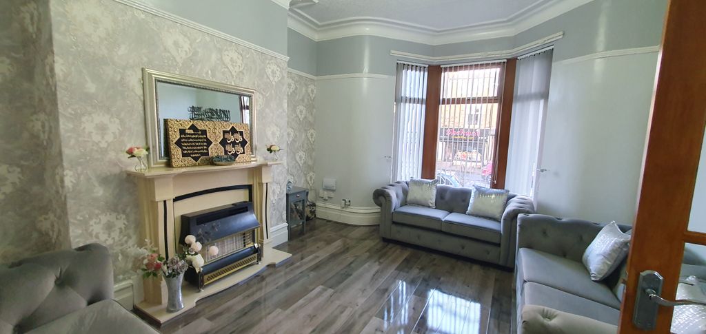 Property photo 2 of 40