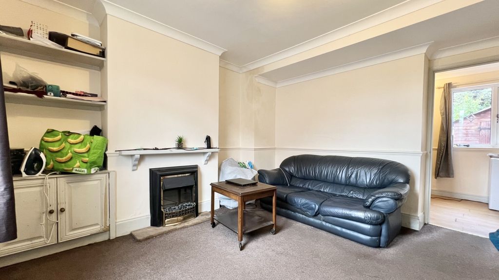 Property photo 2 of 15 Lounge