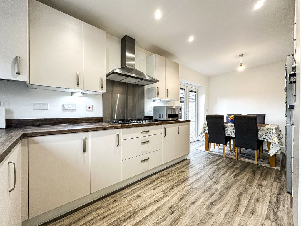 Property photo 3 of 18 5021794