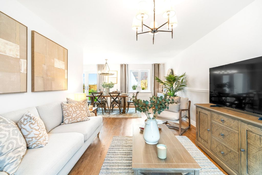 Property photo 2 of 14 Lounge