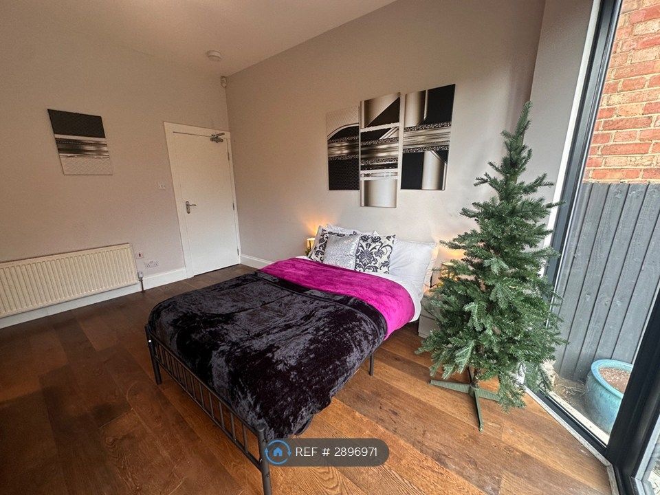 Property photo 3 of 23