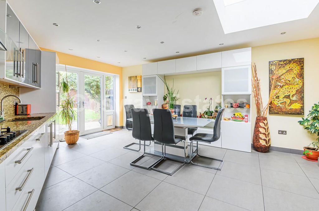 Property photo 2 of 17 4115A33d-2774-4bae-Bcee-9F175Da7d0A6.Jpg