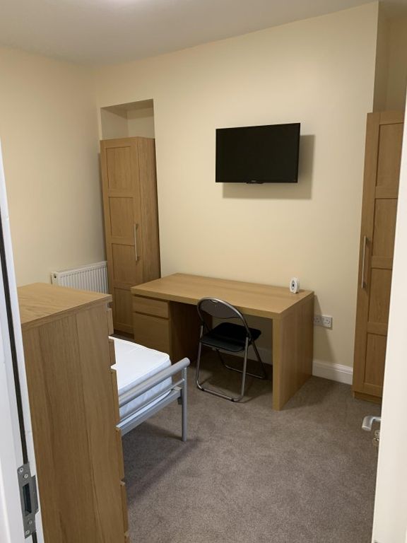 Property photo 3 of 14 Bedroom 2 B.Jpg