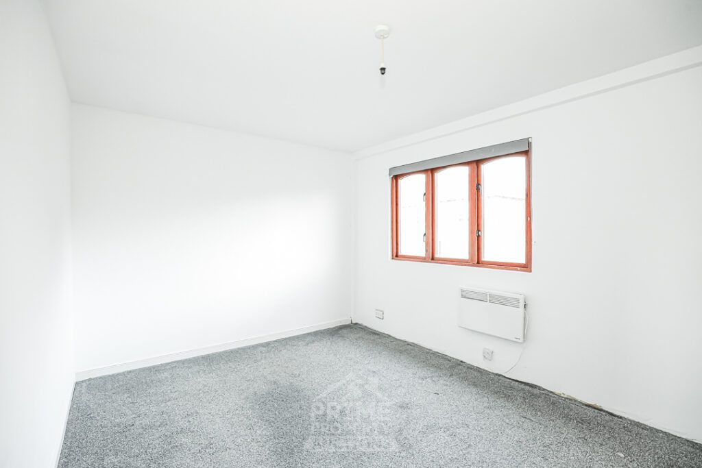Property photo 2 of 25