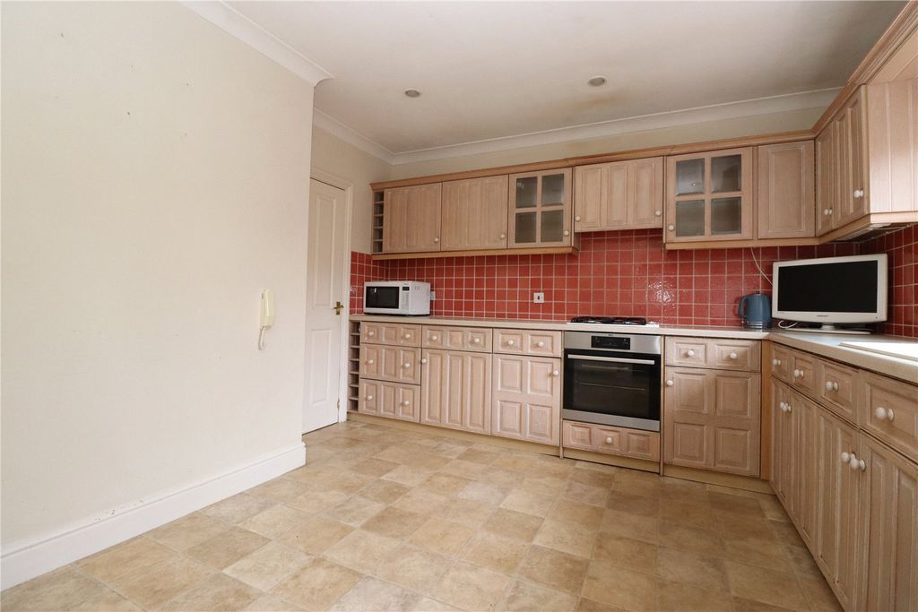 Property photo 3 of 23 Picture No. 27