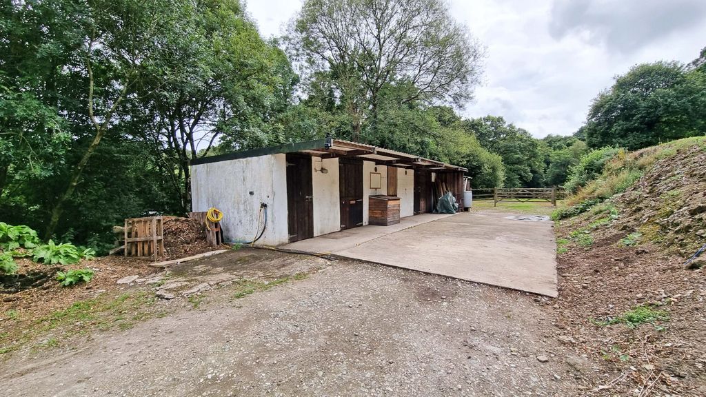 Property photo 3 of 11