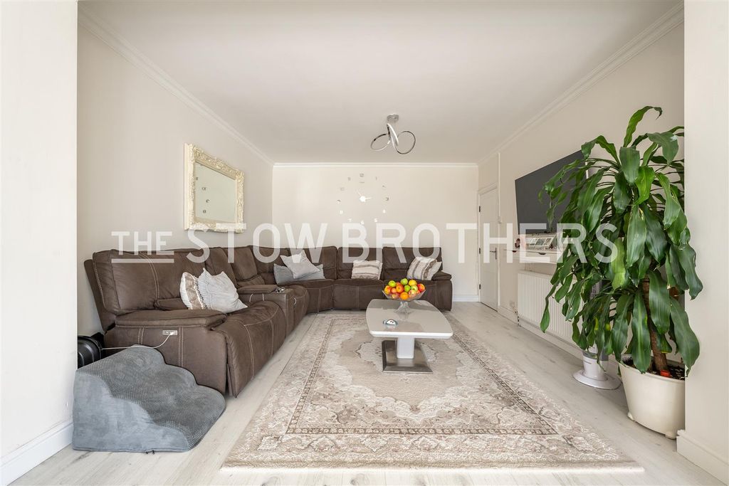 Property photo 2 of 20