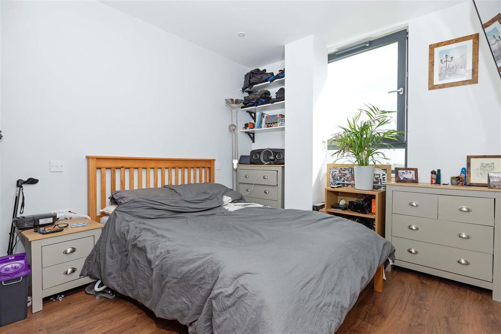 Property photo 2 of 10 63 Westmoreland_1.Jpg
