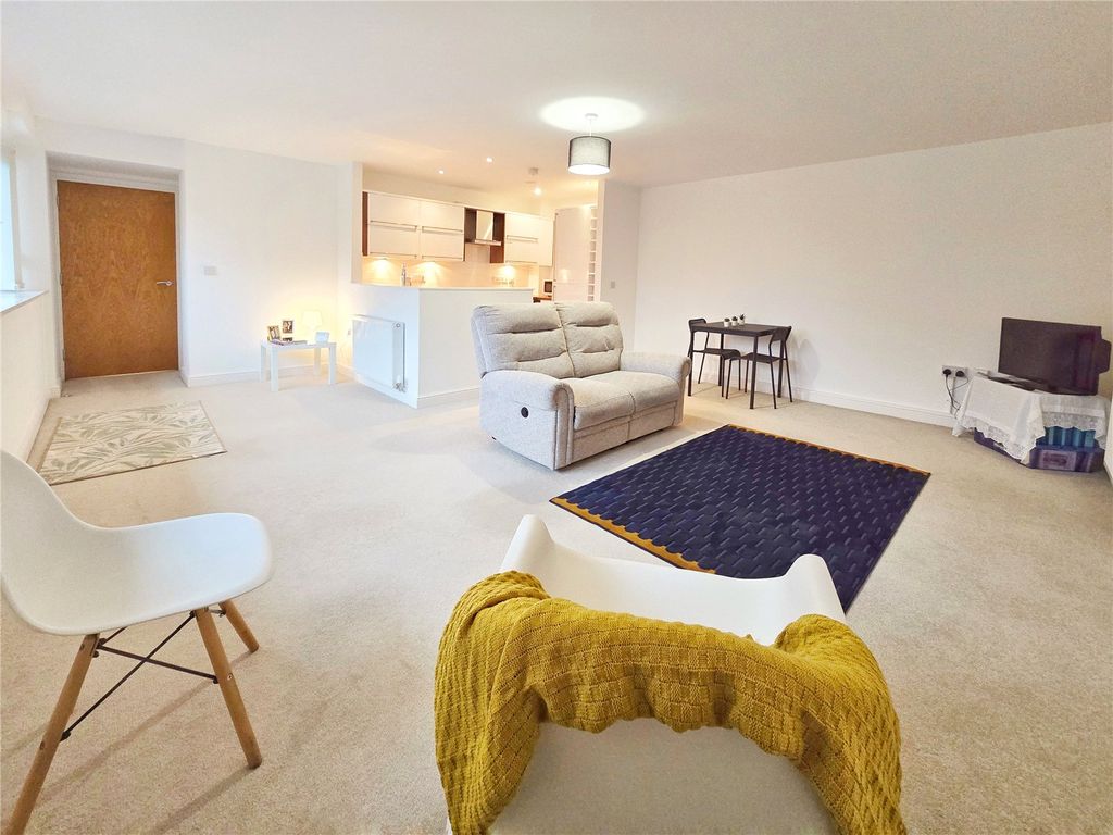 Property photo 2 of 12 Open-Plan Living Rm