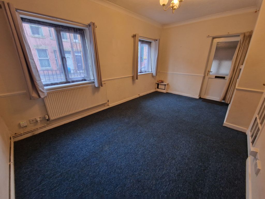 Property photo 2 of 11 Living Room