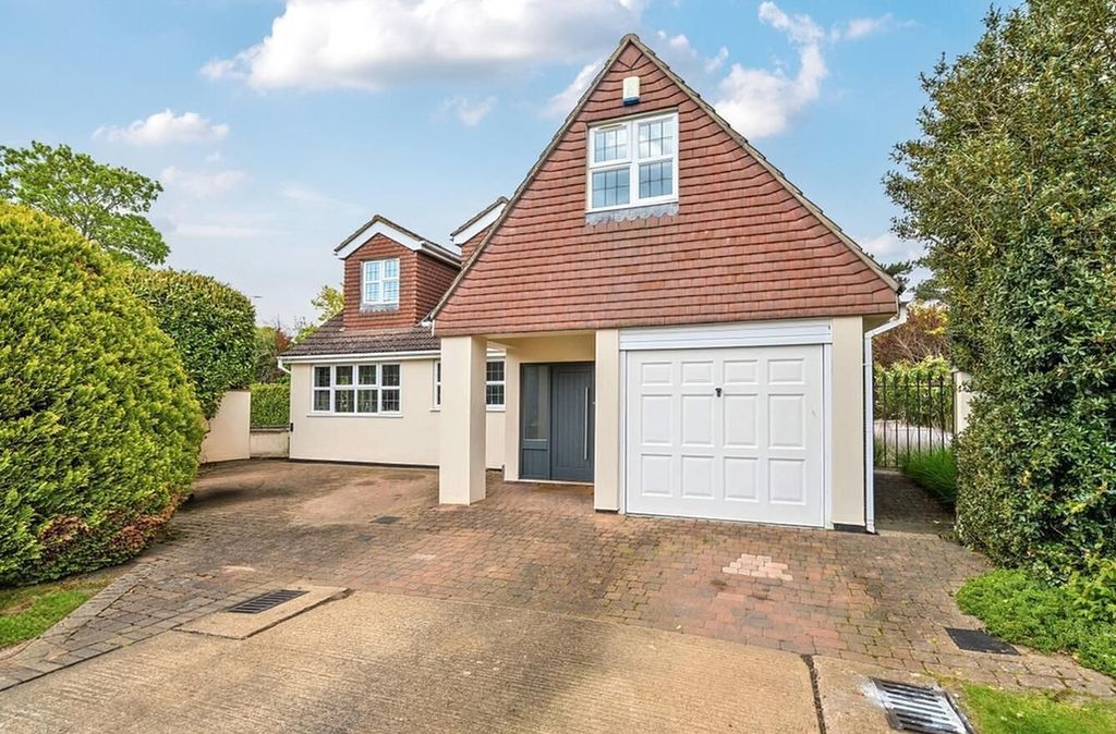 Property photo 1 of 20 Picture No. 24