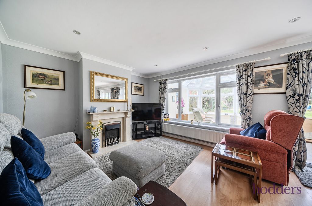 Property photo 2 of 23 De03Bf65-A484-448...