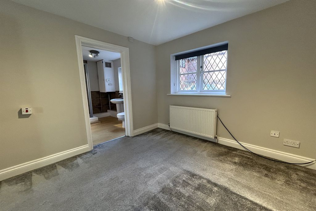 Property photo 3 of 17 Bedroom