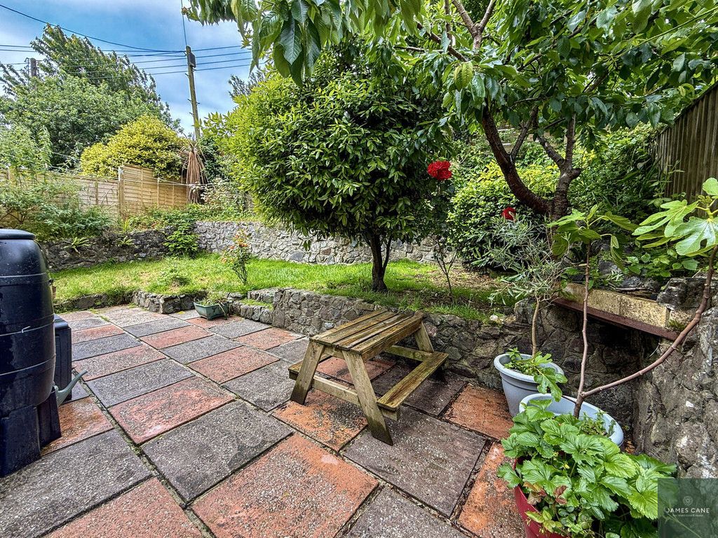 Property photo 2 of 18