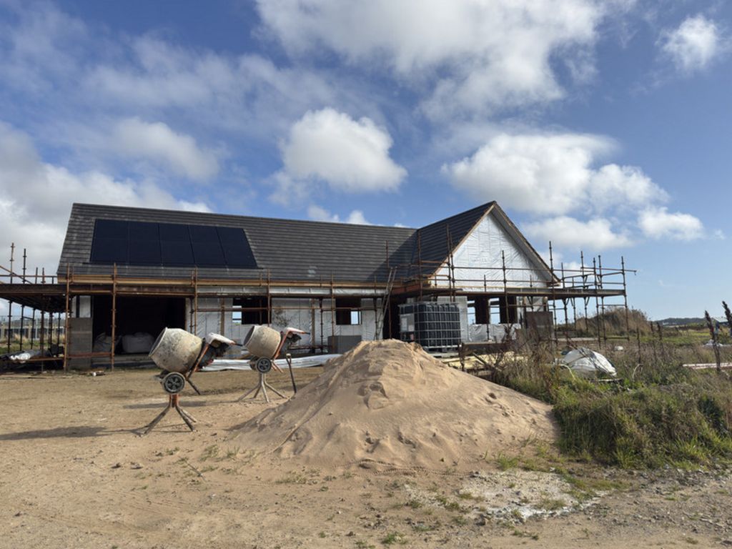 Property photo 1 of 2