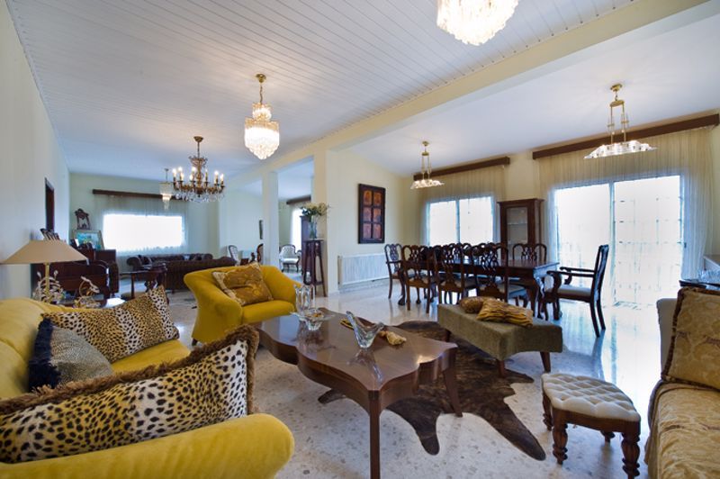 Property photo 2 of 24 Lounge
