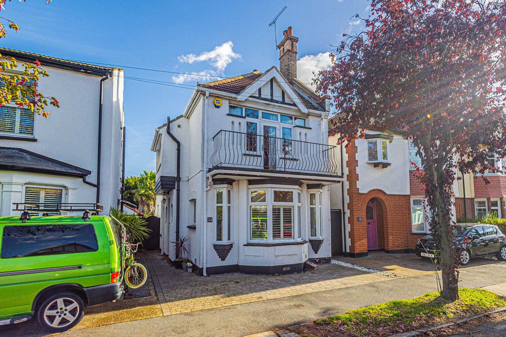 Property photo 1 of 41