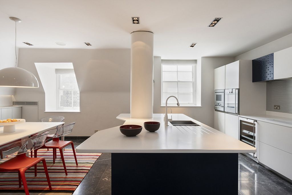 Property photo 3 of 18