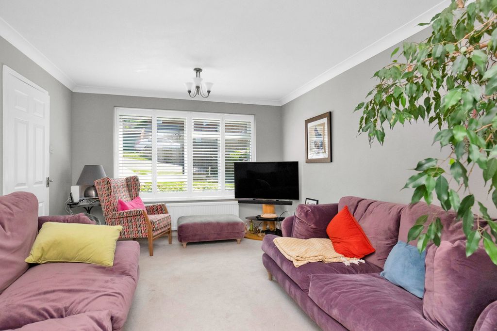 Property photo 3 of 31