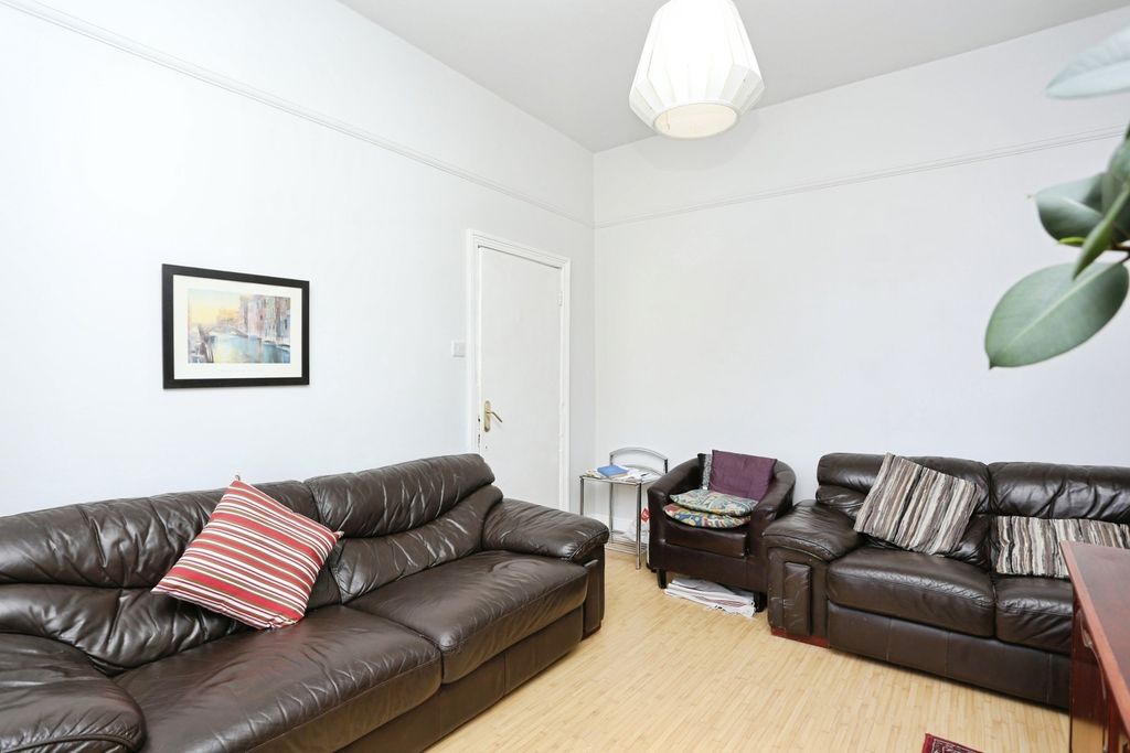 Property photo 3 of 17 Photo