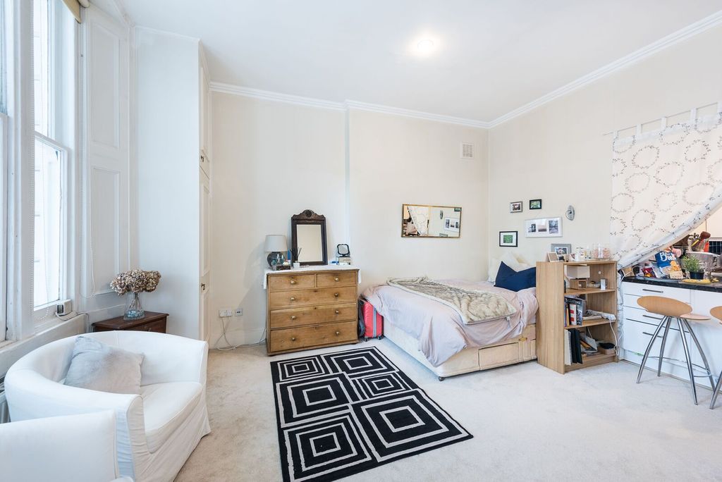 Property photo 2 of 4