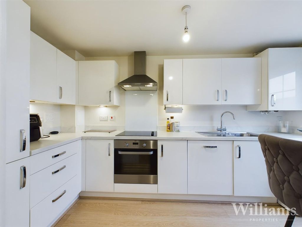 Property photo 3 of 16 Cam02861G0-Pr0081-Still004.Jpg