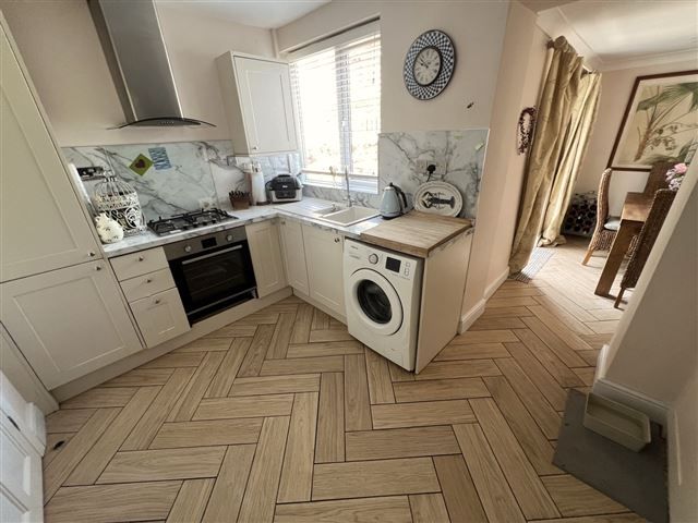 Property photo 2 of 20 Kitchen