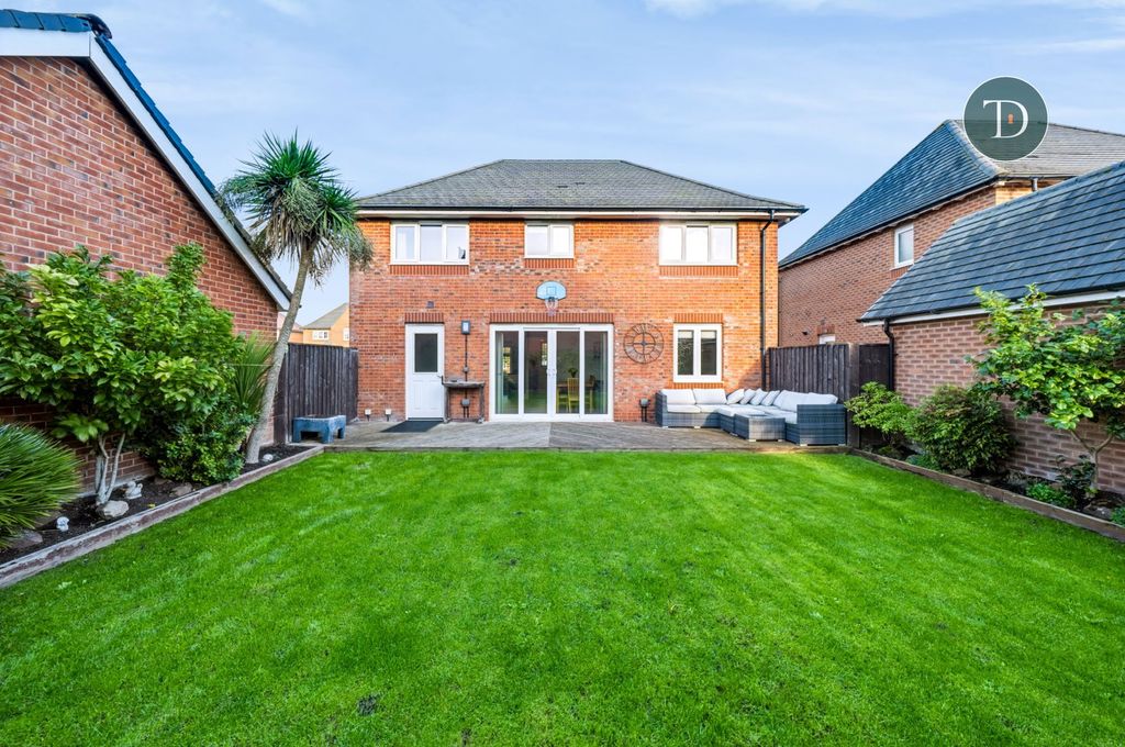 Property photo 2 of 39