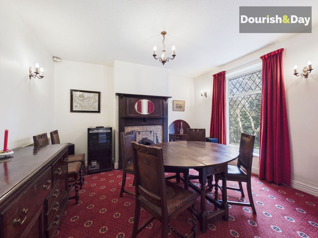 Property photo 3 of 28