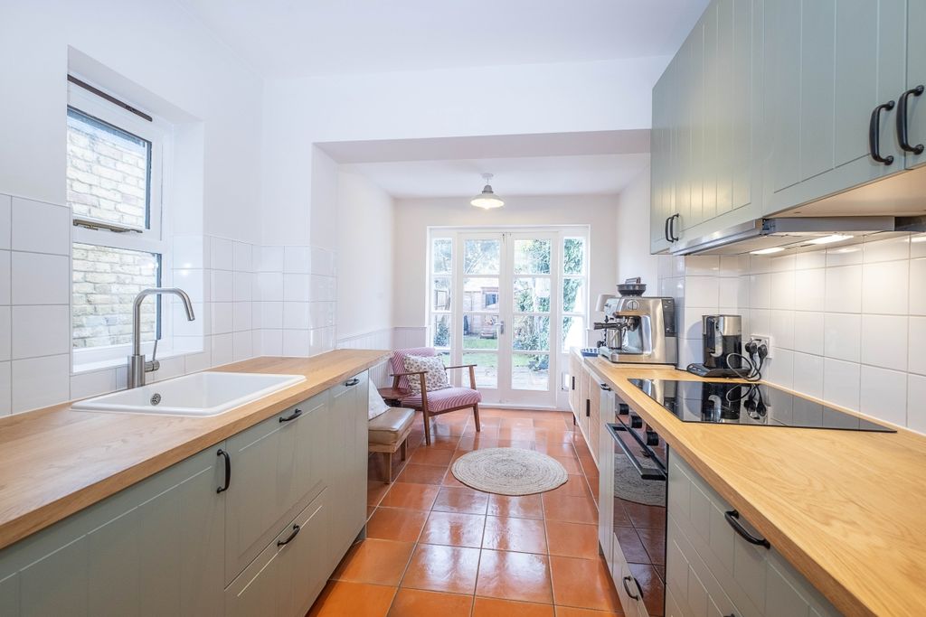 Property photo 3 of 18