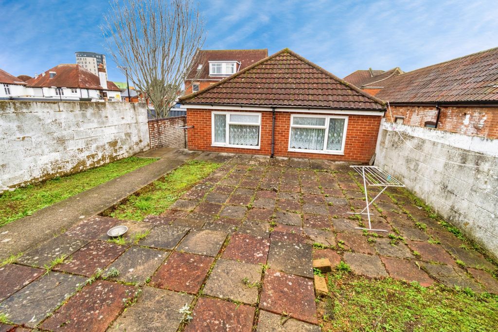 Property photo 2 of 22