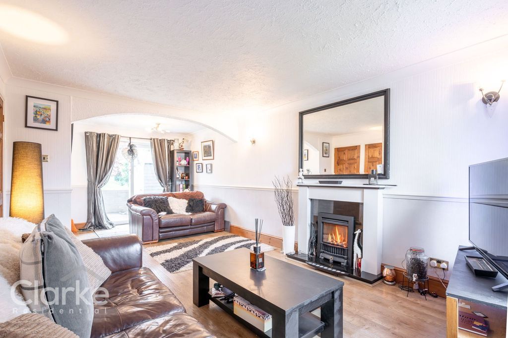 Property photo 3 of 16