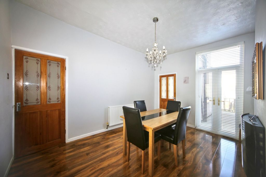 Property photo 3 of 25