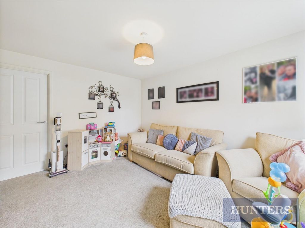 Property photo 3 of 18 Cam05316G0-Pr0074-Still017.Jpg