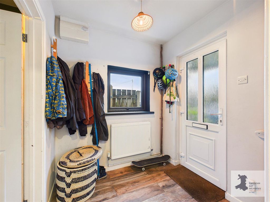 Property photo 3 of 32 Hallway