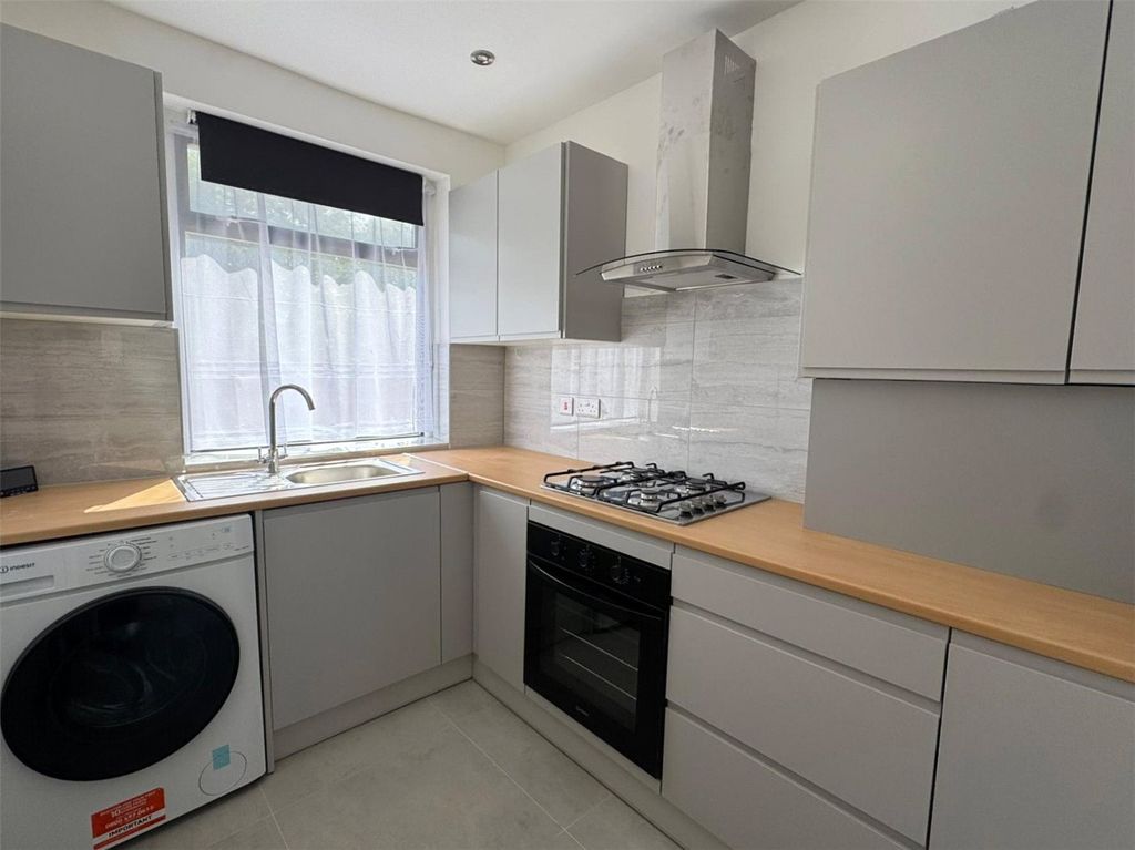 Property photo 2 of 5 Picture No. 14