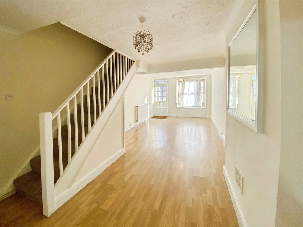 Property photo 2 of 12 Picture No. 17