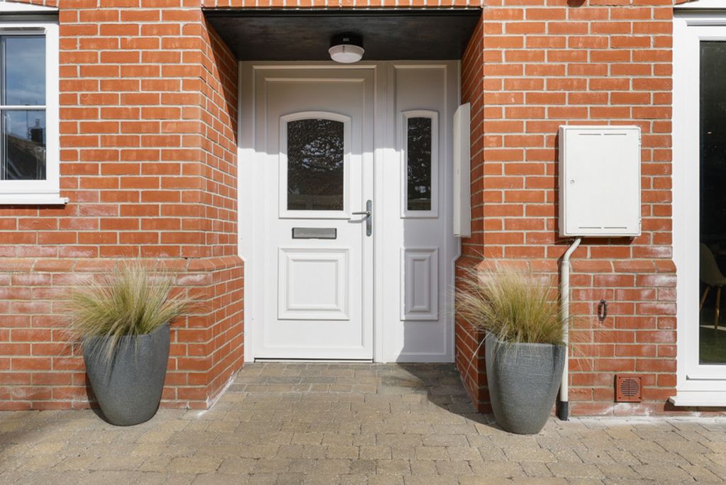 Property photo 2 of 27