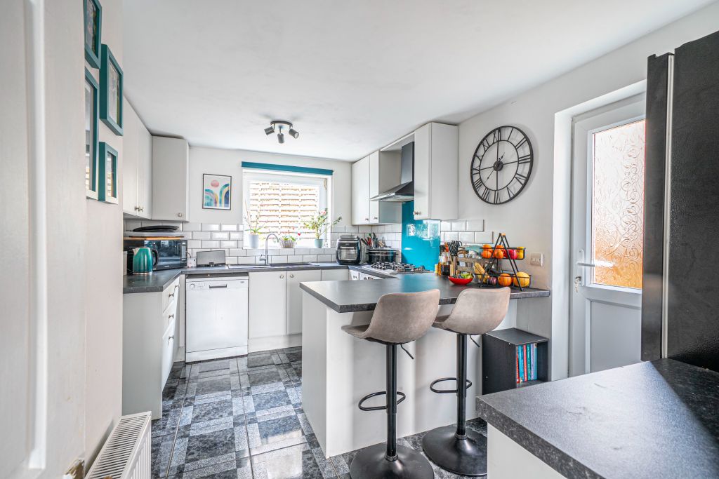 Property photo 3 of 21