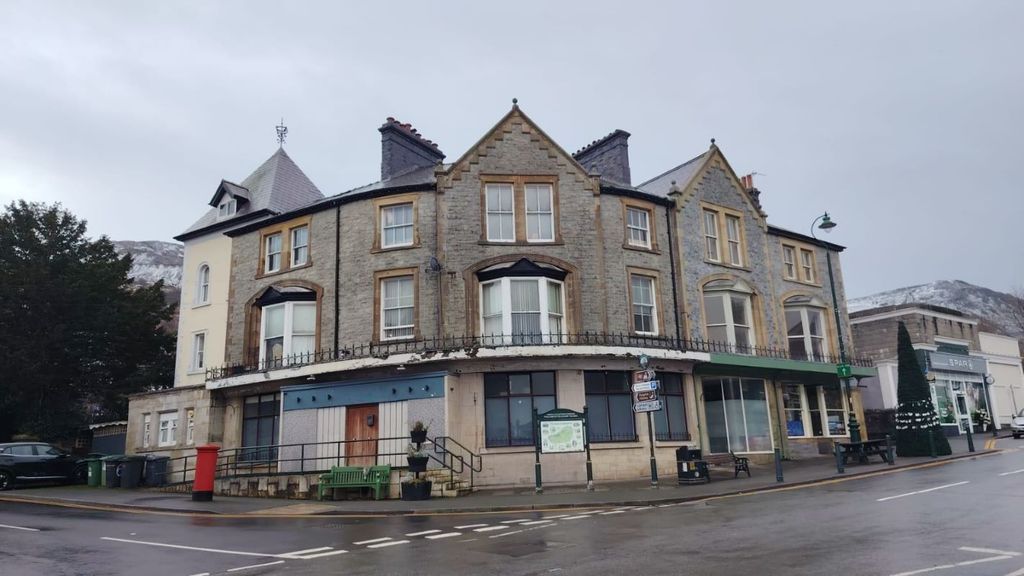 Property photo 2 of 3