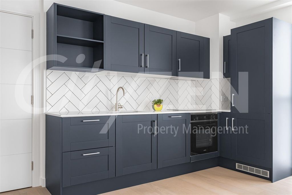 Property photo 3 of 38 Kitchen