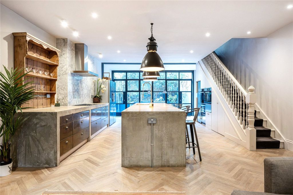 Property photo 1 of 12 Kitchen
