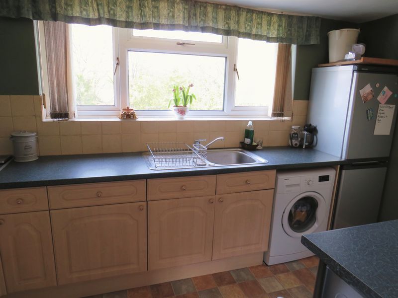 Property photo 3 of 9 Photo 12